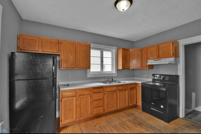 Building Photo - 3 Bed House, North Fargo, Near NDSU & Down...