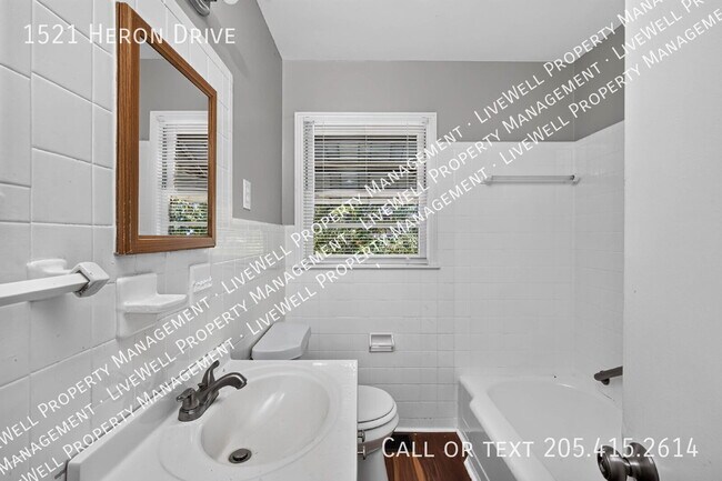Building Photo - 1521 Heron Dr