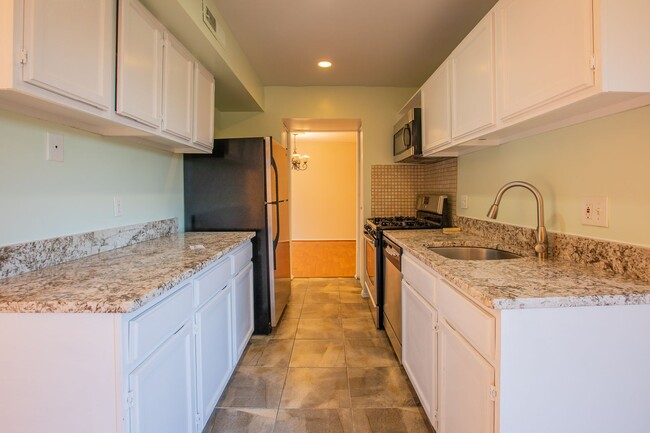 Building Photo - Lovely 2 BR/2 BA Condo in Beltsville!