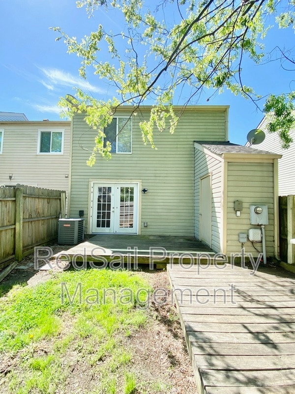 Building Photo - 30 Lucinda Ct