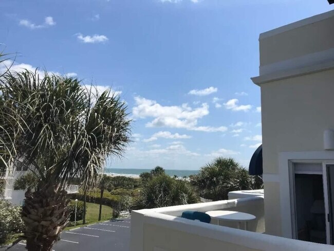 Building Photo - 8600 Ridgewood Ave