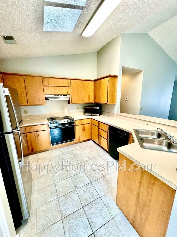 Building Photo - 8693 Blackshear Ct