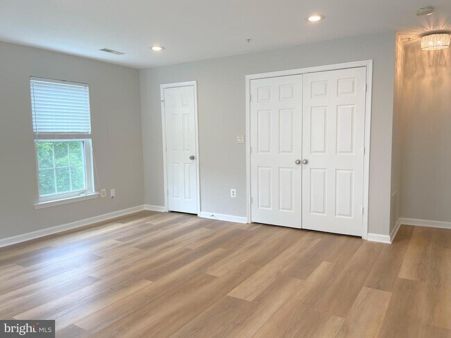 Building Photo - 13713 Palmetto Cir