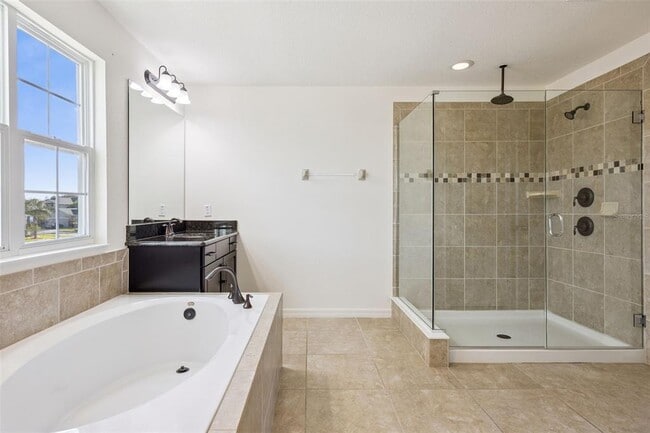 Building Photo - 3750 Mount Vernon Way