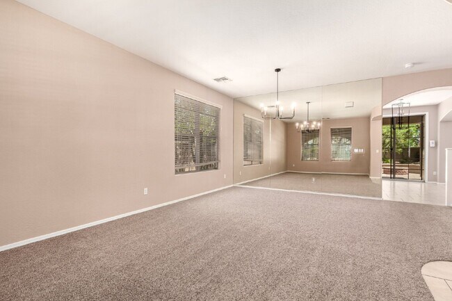 Building Photo - 15204 W Westview Dr