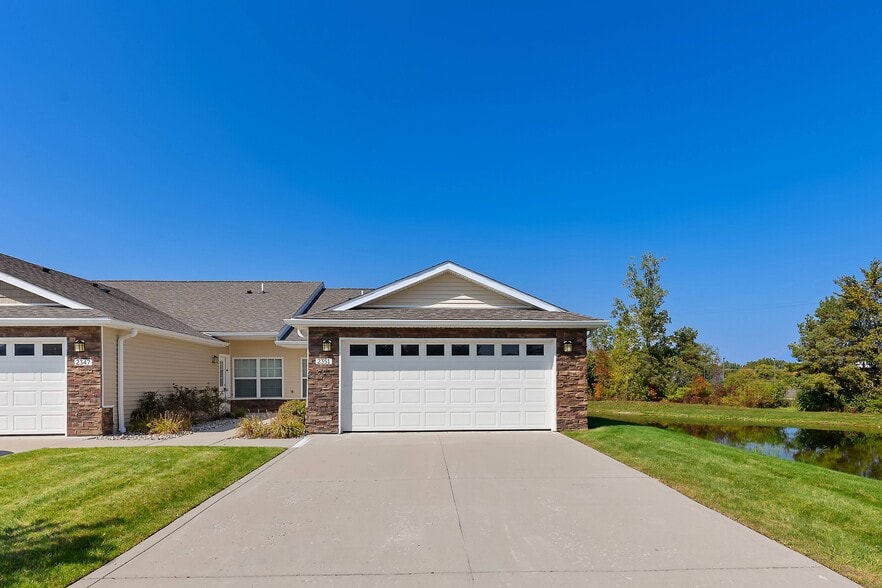 Building Photo - Redwood Grand Blanc