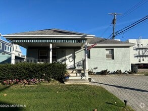 Building Photo - 206 Beach Ave