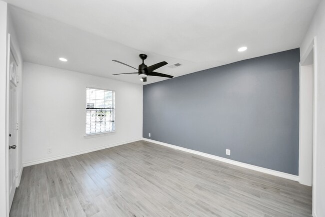 Building Photo - 3926 Florinda St