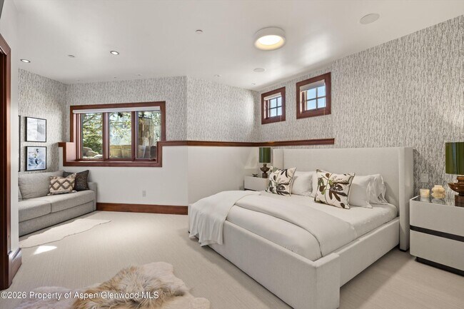 Building Photo - 294 Draw Dr