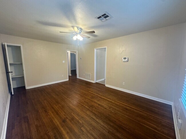 Building Photo - 332 Babb Dr