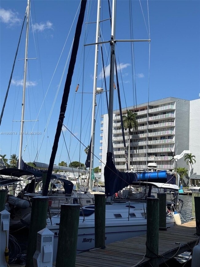 Building Photo - 2415 NW 16th St Rd