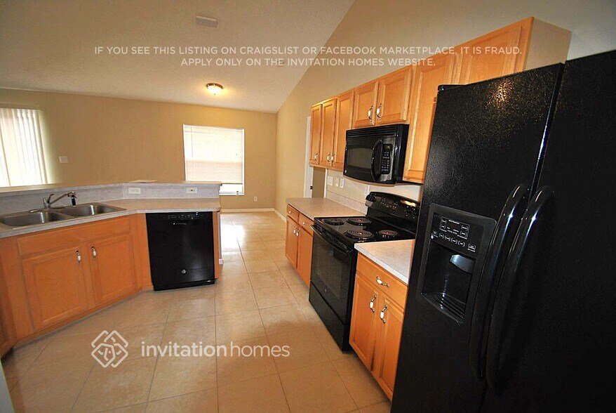 Building Photo - 718 Starland St SE