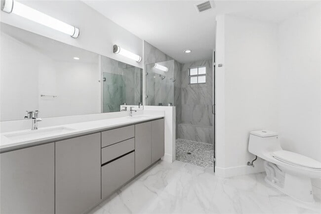 Building Photo - 12808 NW 83rd Ct
