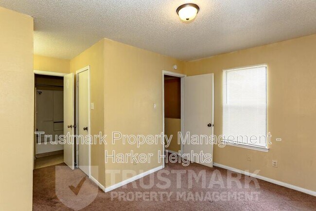 Building Photo - 4506 Lago Cir