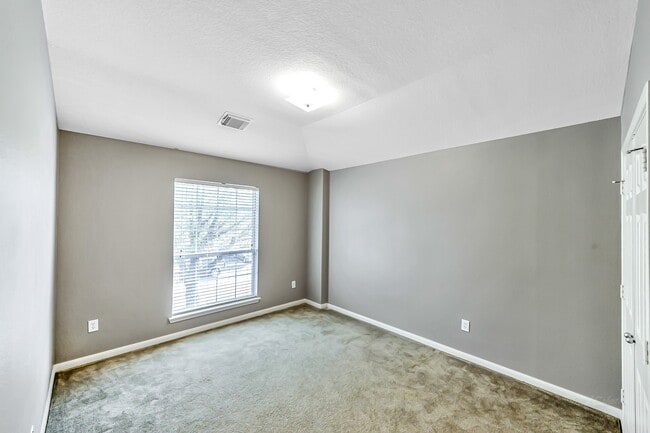 Building Photo - 20243 Sunset Ranch Dr