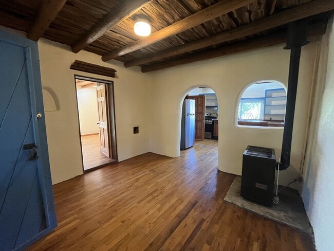 Building Photo - 507 Upper Ranchitos Rd