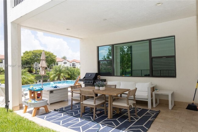 Building Photo - 11826 SW 13th Ct