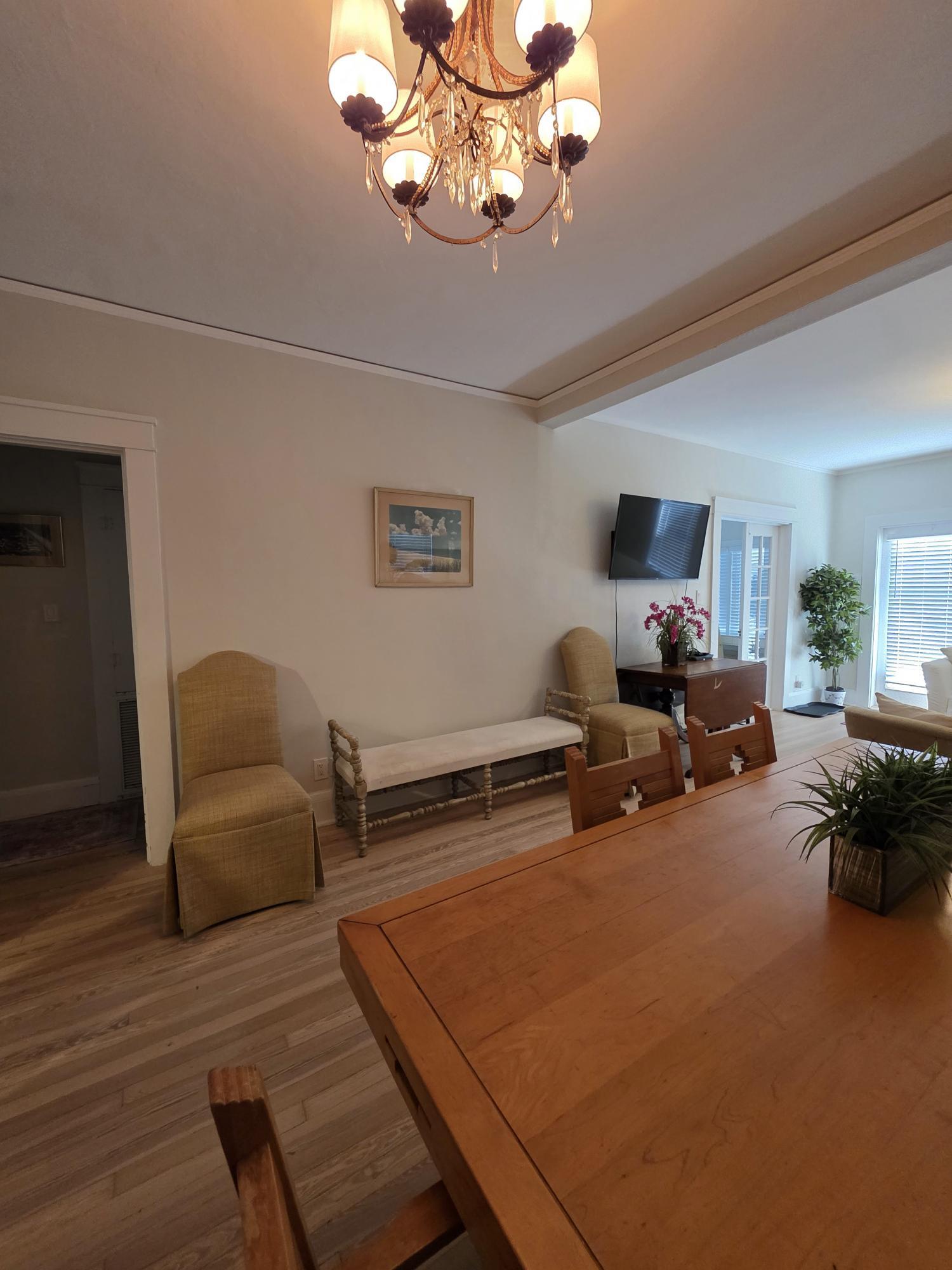 Building Photo - 429 Avenida Alegre