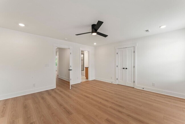 Building Photo - 217 S Porter St