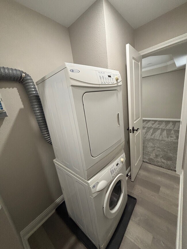 Building Photo - 9029 Gaylord Dr