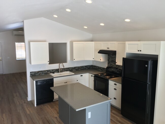 Building Photo - This Home Has It All!