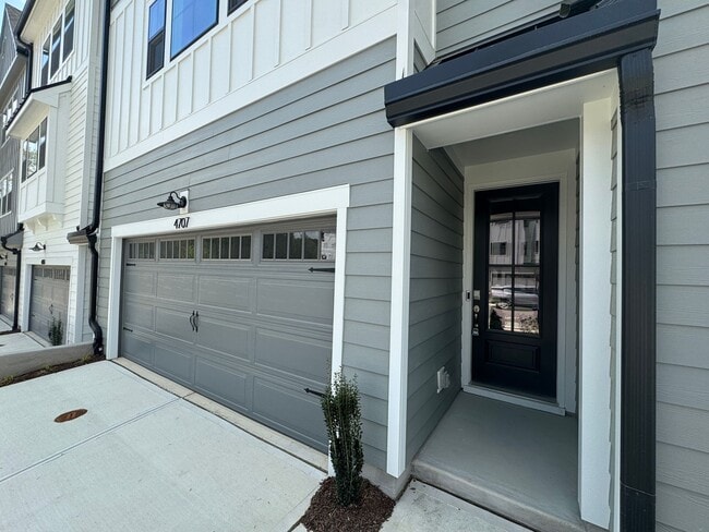 Building Photo - 4707 Cypress Tree Ln
