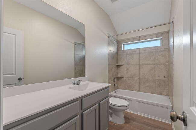 Building Photo - 323 Jewett Meadow Dr