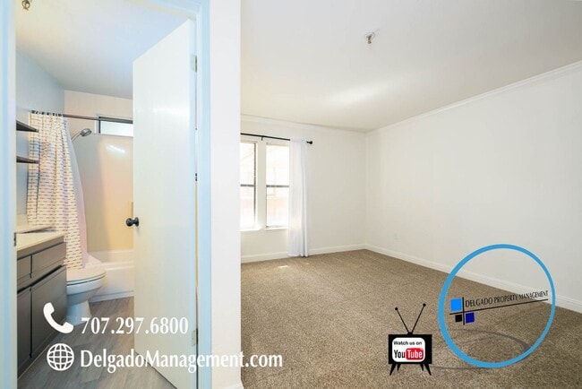 Building Photo - 1321 S Villa Way
