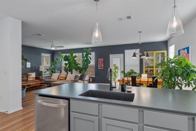 Building Photo - 6408 Wagon Spring St