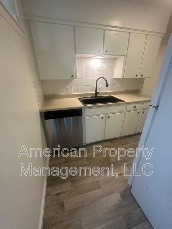 Building Photo - 2320 S 84th E Ave