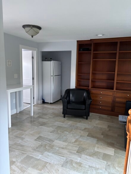 Living area - 20 Wilann Rd