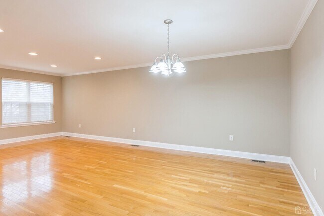 Building Photo - 34 Chimney Ct