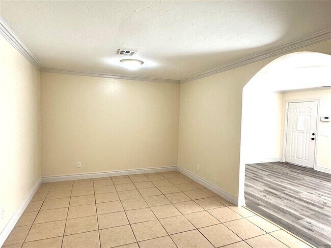 Building Photo - 1101 W Wilshire Blvd