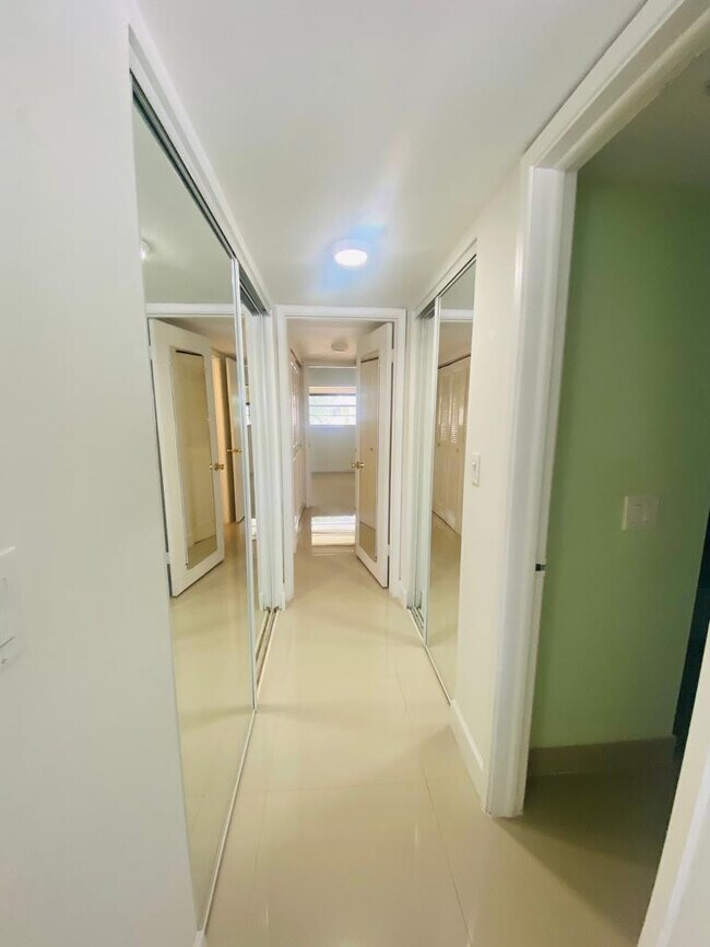 Building Photo - 2800 NE 14th Street Causeway