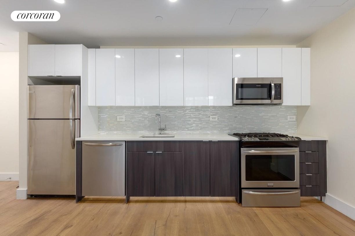 Building Photo - 25-21 43rd Ave