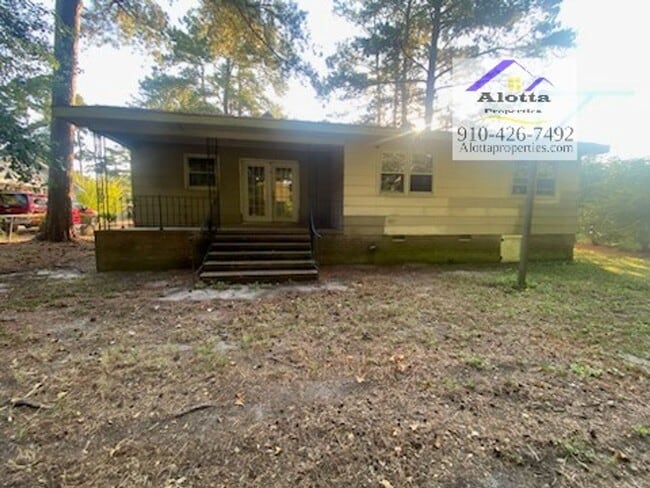 Building Photo - 733 Goodyear Dr