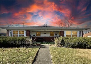 Building Photo - 2037 Garden Springs Dr