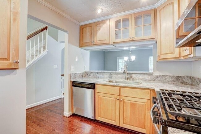Building Photo - 406 Wedgewood Way