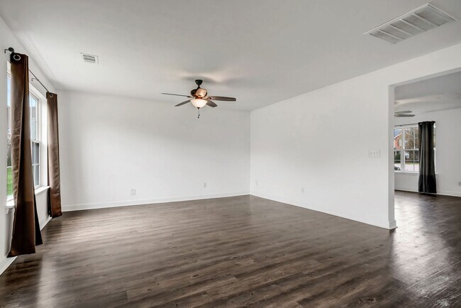 Building Photo - Timber Trail Drive Rental