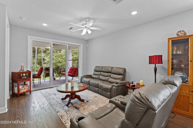 Building Photo - 431 Union Hill Dr