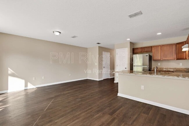 Building Photo - 7608 Rain Forest Dr N