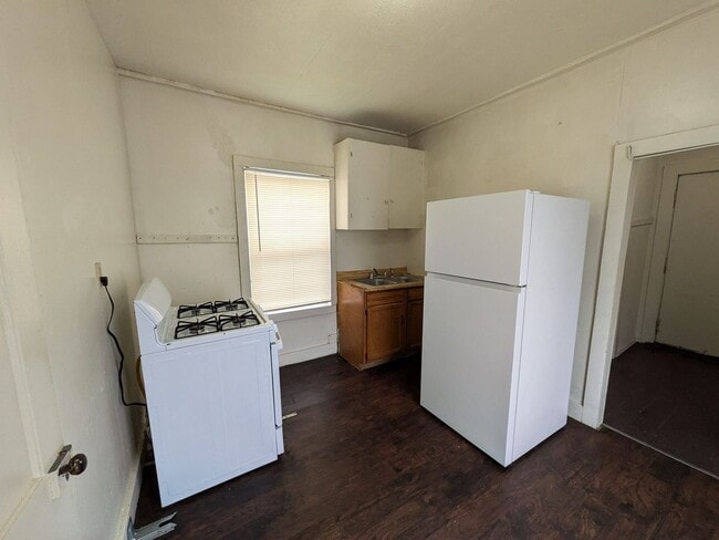 Building Photo - 810 Peach Ave