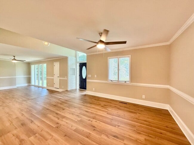 Building Photo - 5305 Castlebrook Dr