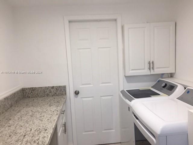 Building Photo - 18280 S Glades Dr