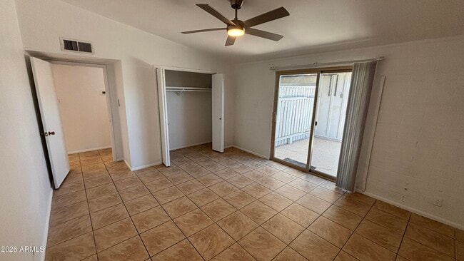 Building Photo - 10370 W Oakmont Dr