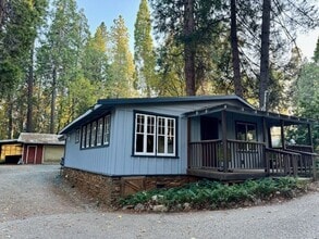Building Photo - 14138 Edgewood Dr