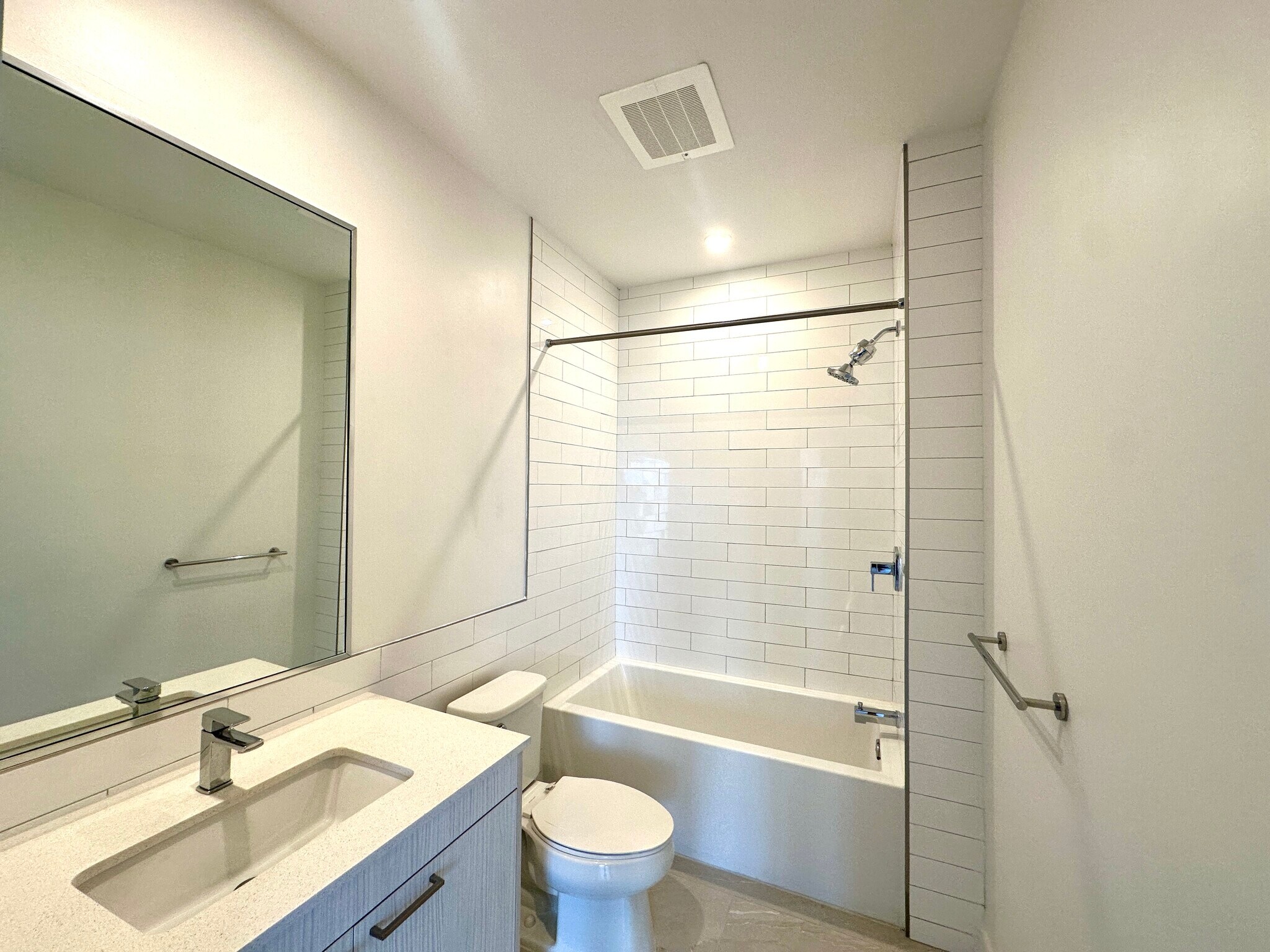 Building Photo - 1936 NW 2nd Ct