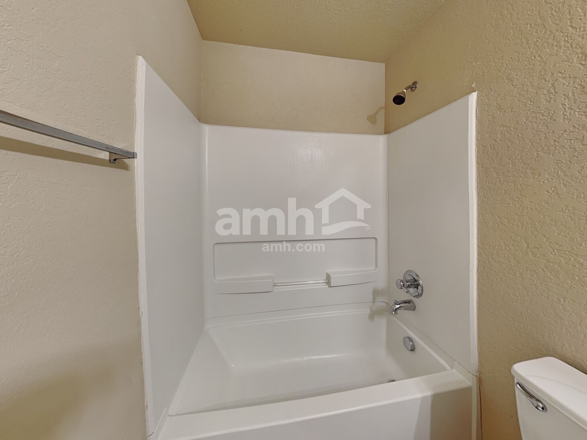 Building Photo - 9811 Rainbow Crk