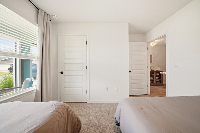 Building Photo - 289 Gray Owl Dr