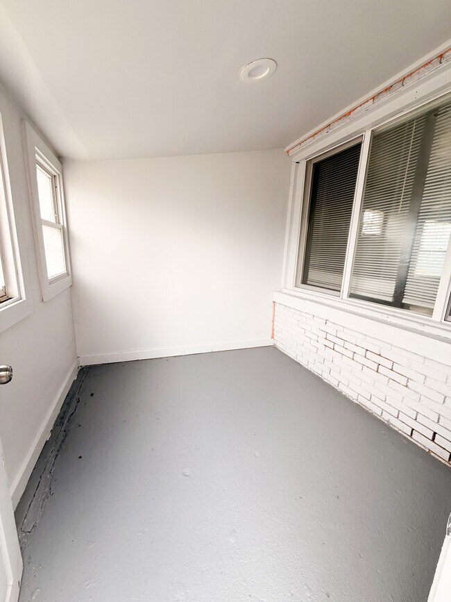 Building Photo - 15327 Cheyenne St